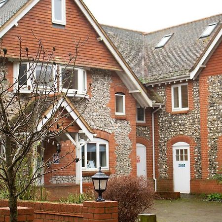 Stonehenge Hostel - Yha Affliated Cholderton Buitenkant foto