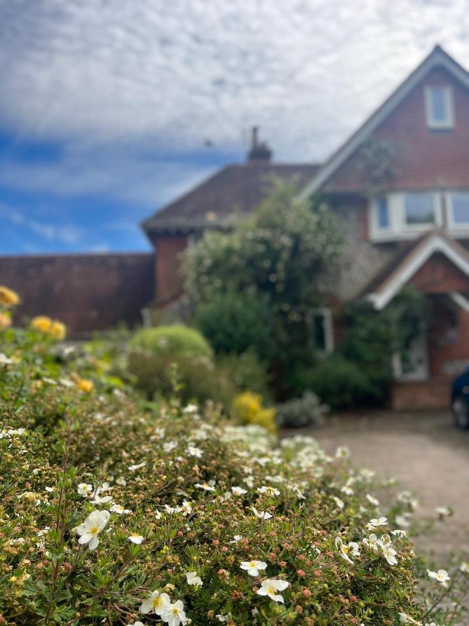 Stonehenge Hostel - Yha Affliated Cholderton Buitenkant foto