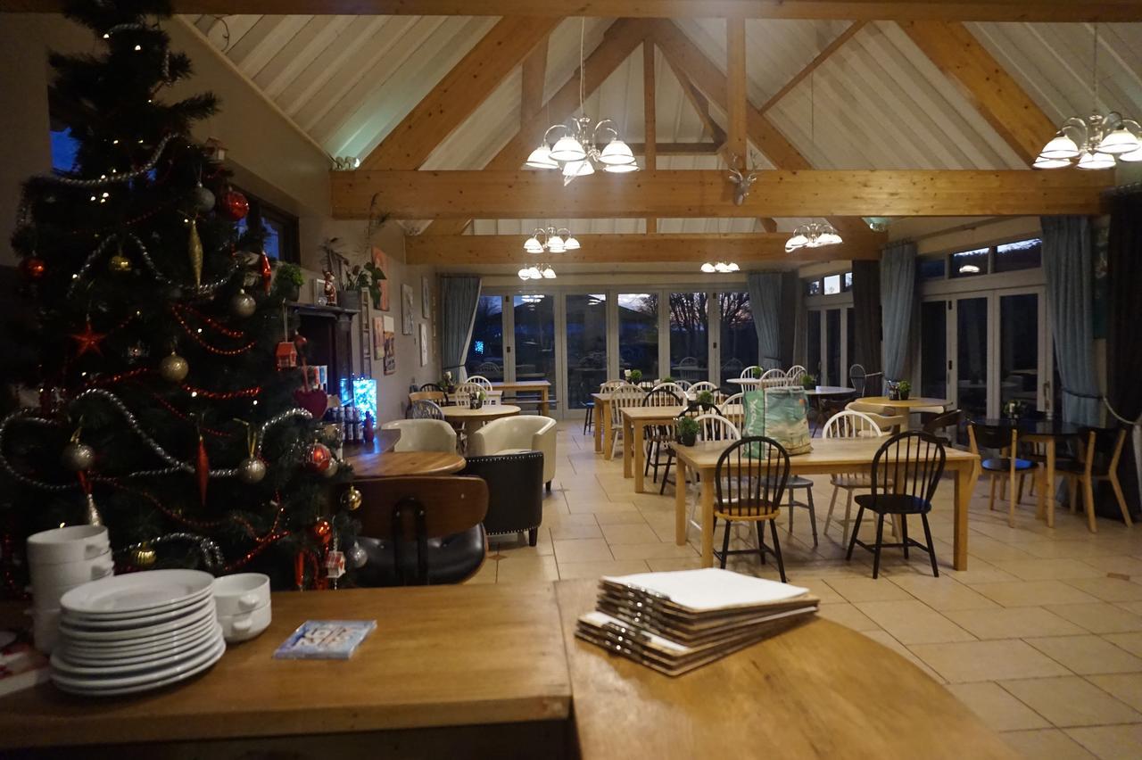 Stonehenge Hostel - Yha Affliated Cholderton Buitenkant foto