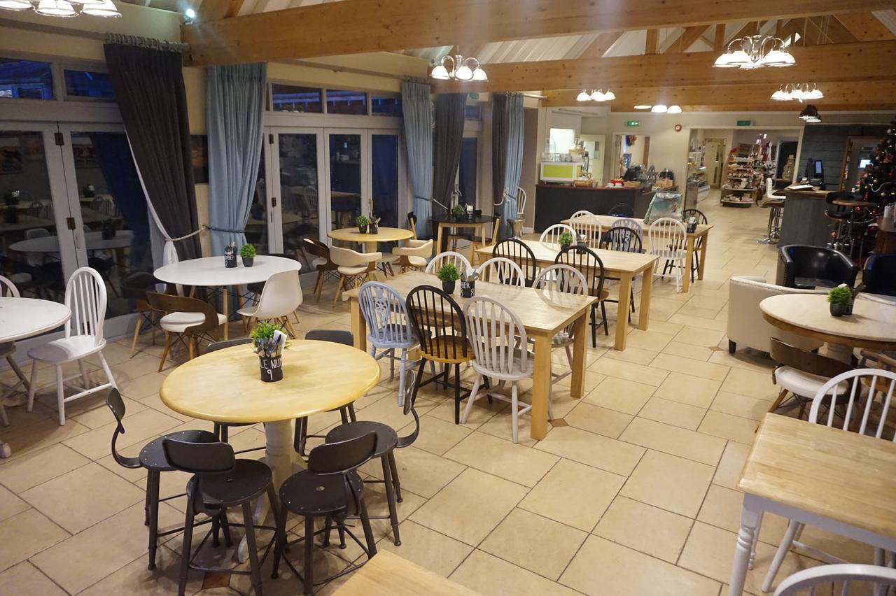 Stonehenge Hostel - Yha Affliated Cholderton Buitenkant foto